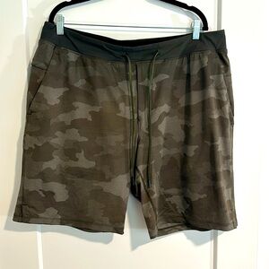 Lulu Lemon work out shorts (lined)